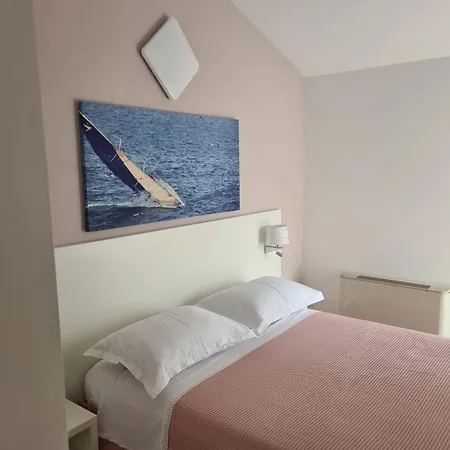 4 Apartment *