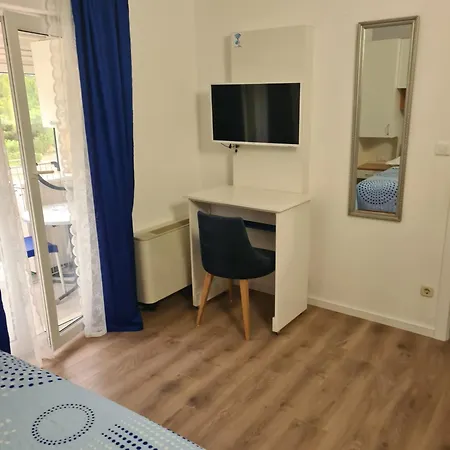 Apartment 4