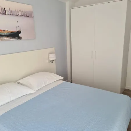 Apartment 4 *